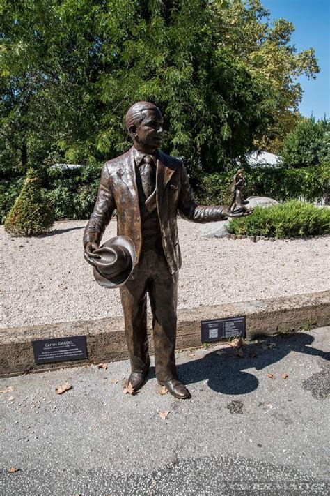 Statue de Carlos Gardel - Mon blog photo