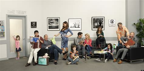 'Modern Family' Season 4 Photo: Pregnant Gloria Takes Center Stage ...