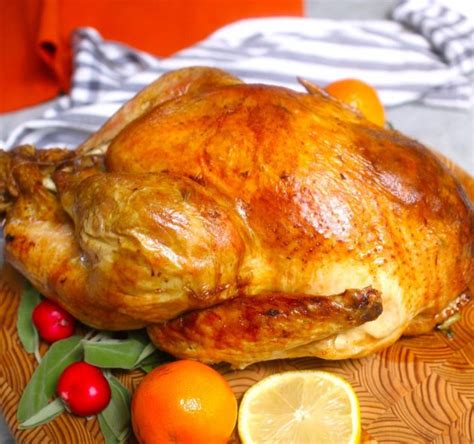 How to Brine A Turkey {Best Turkey Brine Recipe Ever} - TipBuzz