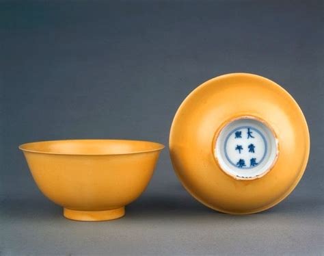 Kangxi egg yolk yellow bowl | Chinese pottery, Yellow bowls, Chinese ...
