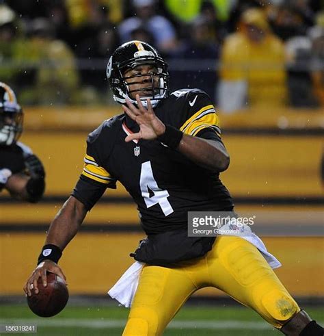 Quarterback Byron Leftwich of the Pittsburgh Steelers passes during a... | Pittsburgh steelers ...