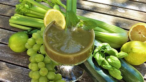 How to Make Celery Juice Easily!? Recipes & Health Benefits