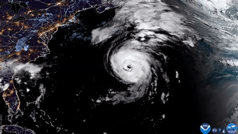 Satellite Imagery Shows Hurricane Earl Moving Through Atlantic Ocean [Video]