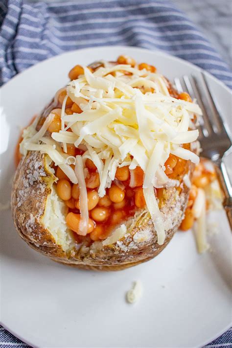 Jacket Potatoes with Beans | This classic British meal is an easy to prepare dinner. | British ...