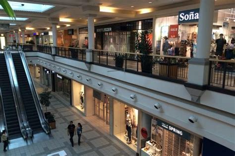 Police called to Saskatoon mall over workplace accident | 980 CJME