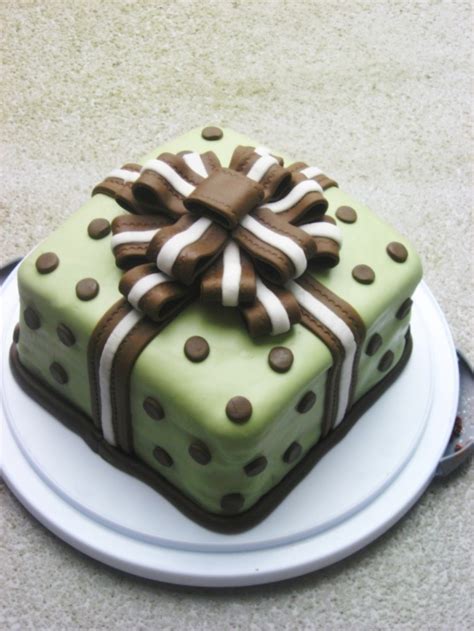 Present-Shaped Cake - CakeCentral.com