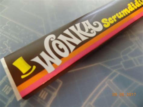 Willy Wonka & Chocolate Factory Replica Scrumdiddlyumptious Bar ...