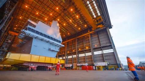 This Beautiful Time Lapse Of An Aircraft Carrier Constructio