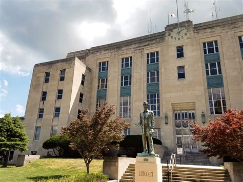 PR Photos – Macon County Courthouse - Western Specialty Contractors