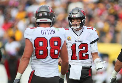 Cade Otton becomes 95th different NFL player to catch TD pass from Tom ...