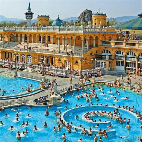 Széchenyi Thermal Bath in Budapest | Amusing Planet