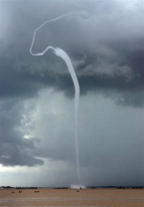 Live waterspout tornado in Australia's New South Wales Coast