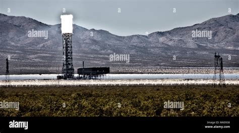 Views of Ivanpah Solar Power Facility in Nevada Stock Photo - Alamy