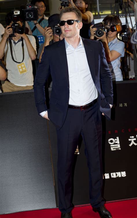 Jul 29 'Snowpiercer' Premiere - 0024 - Chris Evans Central Photo Gallery