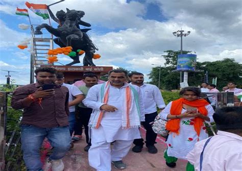 Sanjeev Kumar Balyan hoisted the National Flag at Jhalkari Bai Statue ...