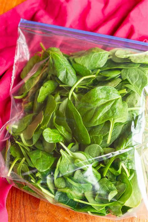 How To Freeze Spinach - Can You Freeze Spinach Leaves? Yes! | Unsophisticook