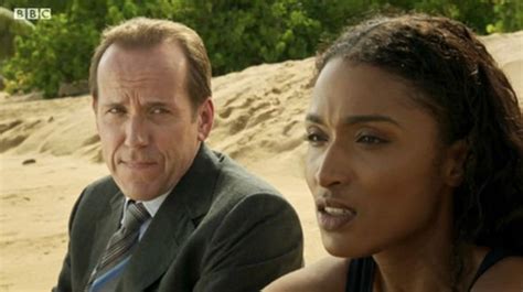 Death in Paradise: Ben Miller opens up bizarre death scene ‘Doesn’t ...