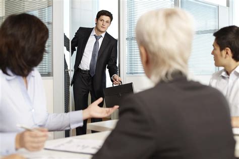 Does Reprimanding an Employees Improve Performance?