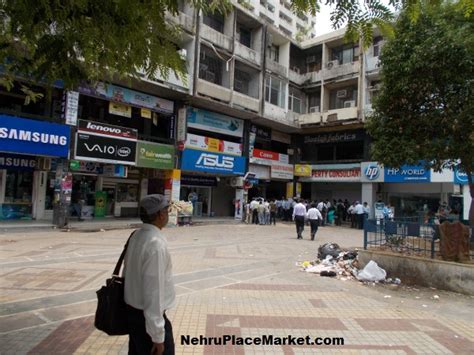 Nehru Place Images & Pictures - Nehruplace Computer Market Picutres - Photograph & Images of ...