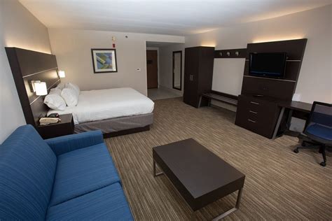 HOLIDAY INN EXPRESS WILMINGTON, AN IHG HOTEL $128 ($̶1̶5̶1̶) - Prices & Motel Reviews - Ohio