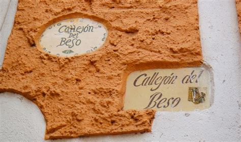 El Callejon del Beso: The Story Behind Guanajuato's Famous Alleyway