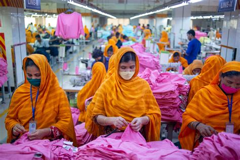 H&M And Zara Sign Up To New Bangladesh Accord To Protect Garment Workers | Vogue