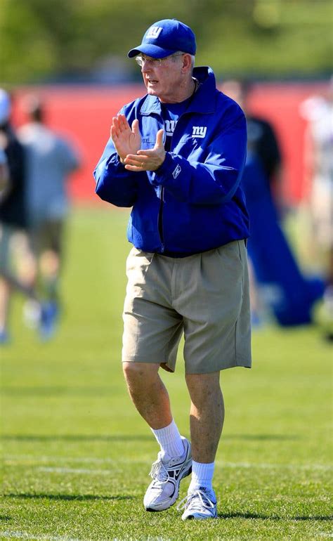 Giants Extend Tom Coughlin’s Contract Through 2014 - The New York Times