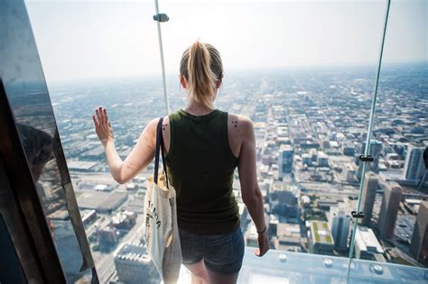 Skydeck Chicago - Look Out From a Towering Observation Deck – Go Guides