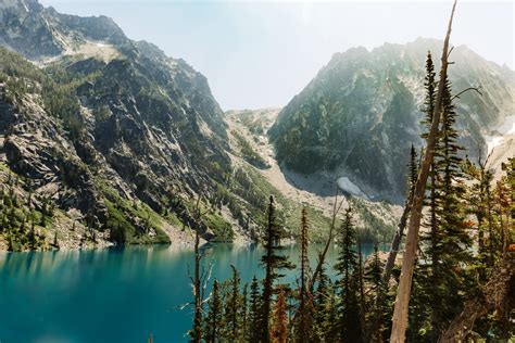 Colchuck Lake Trail: A Complete Hiking Guide