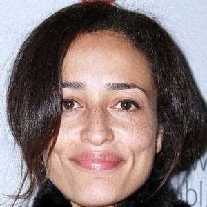 Zadie Smith - Age, Family, Bio | Famous Birthdays