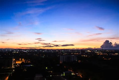 Quezon city skyline Stock Photos, Royalty Free Quezon city skyline ...