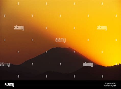 Mount Fuji Japan at dawn seen from the western suburbs of Tokyo Stock Photo - Alamy