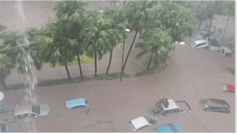 Cars submerged as Cyclone Belal sparks flash flooding in Mauritius ...