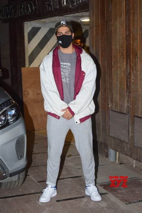 Varun Dhawan Spotted At Juhu Gym - Gallery - Social News XYZ