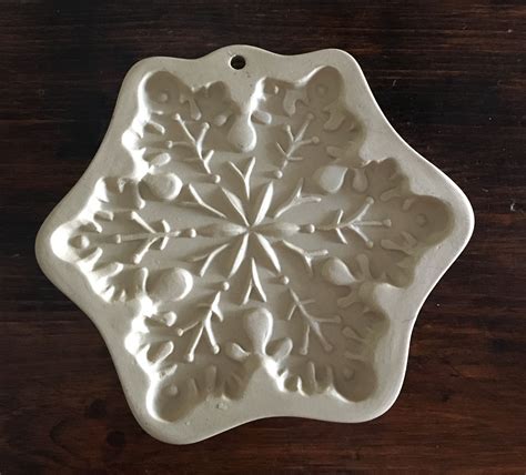 BROWN BAG COOKIE ART 2000 SNOWFLAKE | Cookie art, Cookie molds, Snowflakes