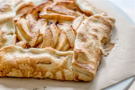 Easy Apple Crostata Recipe | A Quick Tart or Galette