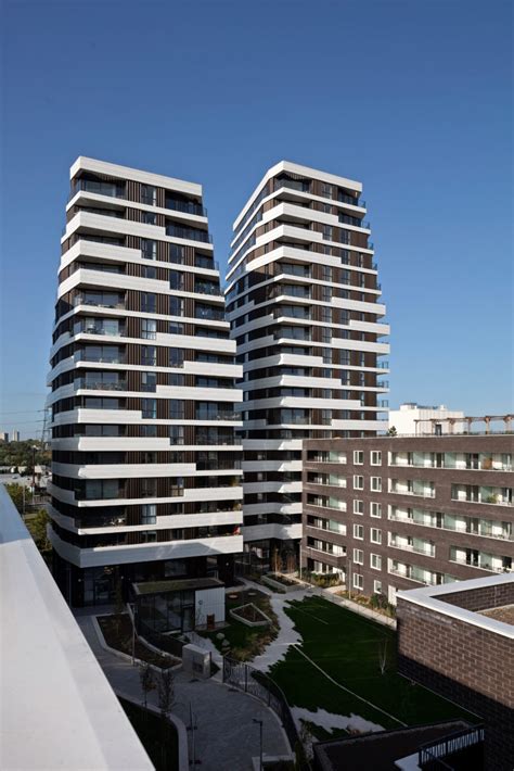 Streamlined towers provide focal point for Motion development in London | Facade architecture ...