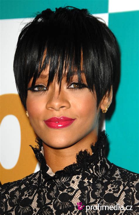 Rihanna - - hairstyle - easyHairStyler