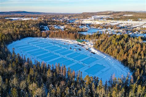 Playing Hockey at the World Pond Hockey Championship 2020 - Must Do Canada