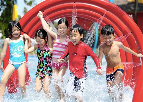 The best FREE water playgrounds in Singapore! | HoneyKids Asia