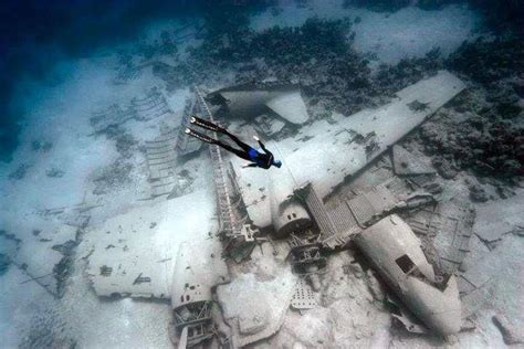 Crashed Plane Underwater | Urbex, Aquatique, Plongée