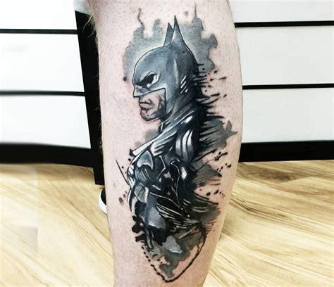 Photo - Batman tattoo by Vinni Mattos | Photo 23027 | Batman tattoo, Comic tattoo, Batman tattoo ...