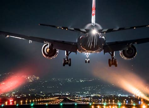 Glittering Nighttime Photos of Airplanes Highlight the Majestic Beauty of Flight | Airplane ...