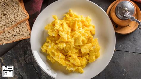 Overcooked Scrambled Eggs (Causes, Effects, and Tips)