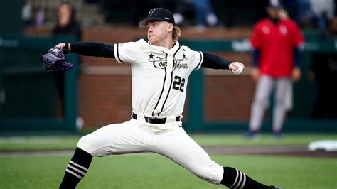 Answering questions about Vanderbilt baseball, stadium construction