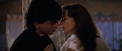 SRK in Dil To Pagal Hai | Hindi movies, Romantic scenes, Scenes