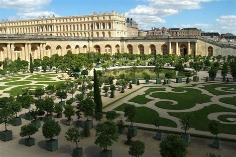Guided Half Day Tour of the Palace of Versailles - Paris, France | Gray Line