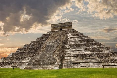 Most Amazing Aztec Pyramids near Mexico City & Cancun, Mexico