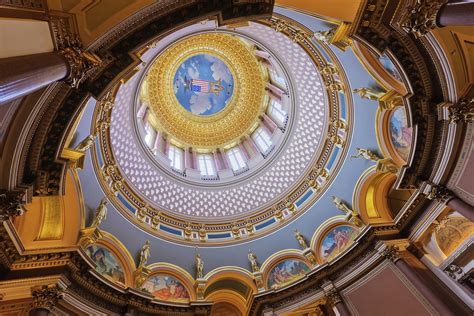 Iowa State Capitol - Amazing America