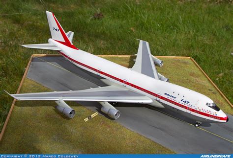 Revell Boeing 747-100 #11192 – Airlinercafe